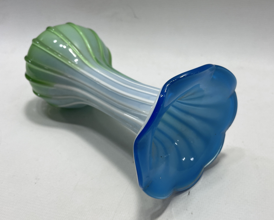 1900 BAŞLARI MURANO KOPARMA CAM VAZO