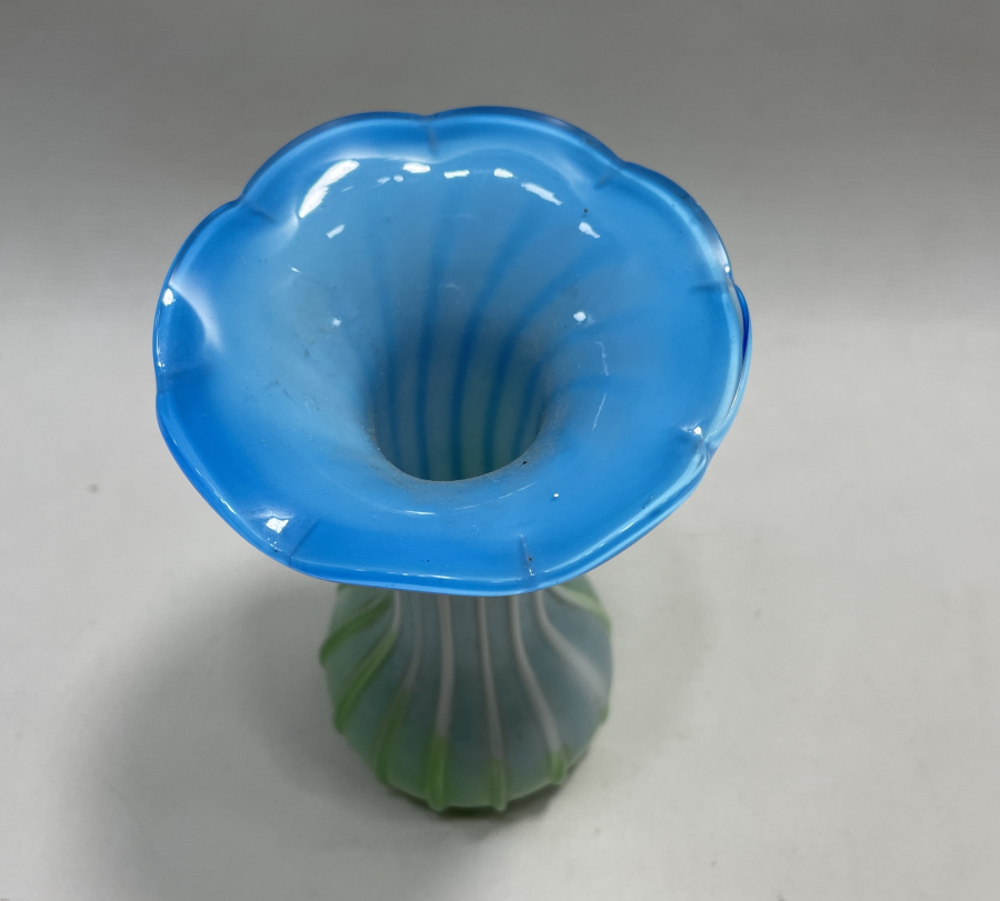 1900 BAŞLARI MURANO KOPARMA CAM VAZO