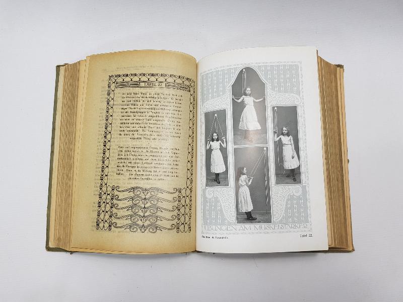 1913 TARİHLİ ALMANCA TIP KİTABI: DIE FRAU ALS HAUSAERZTIN 