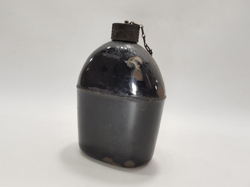 2. DÜNYA SAVAŞI DÖNEMİ 1942 TARİHLİ EMAYE ASKER MATARASI 