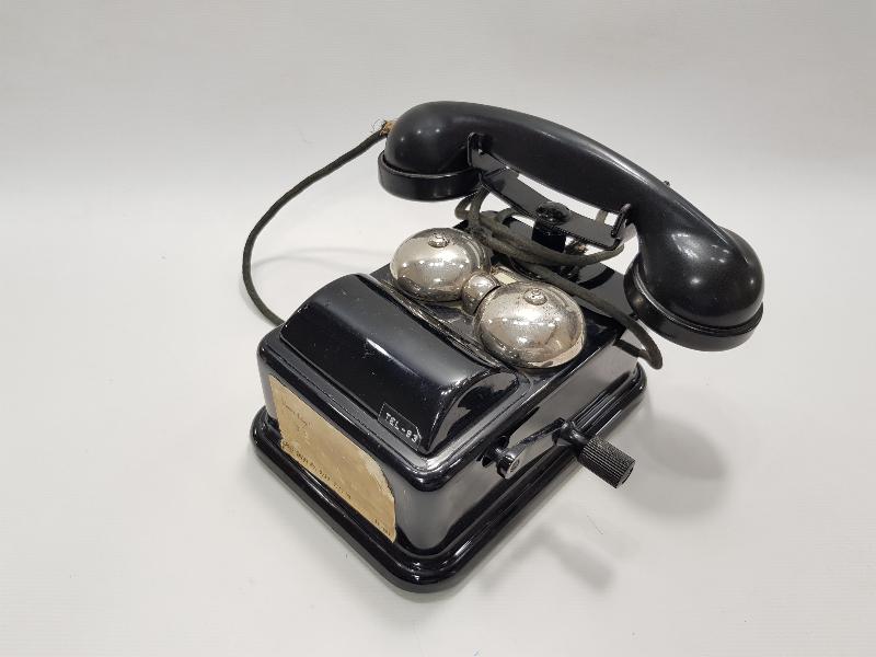 ANTİKA ÇEVİRMELİ TELEFON 