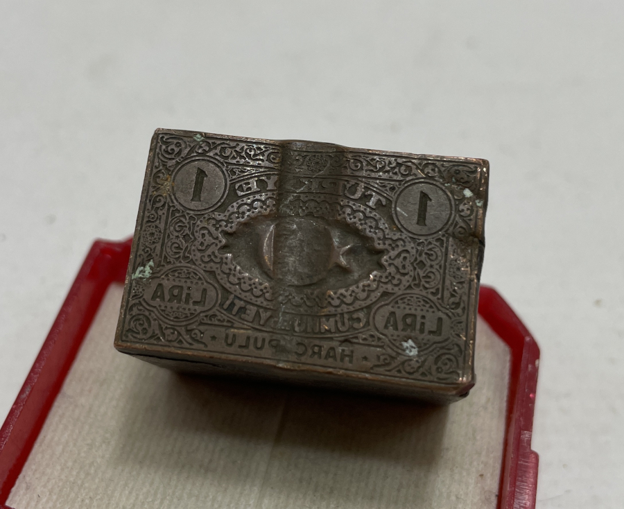 CUMHURİYET BAŞLARI ÇOK NADİR METAL POSTA PULU KALIBI