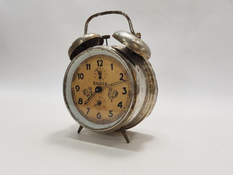 KAISER MARKA HOROZLU MASA SAATİ 