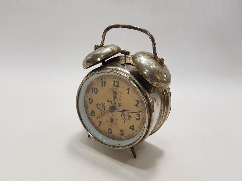 KAISER MARKA HOROZLU MASA SAATİ 