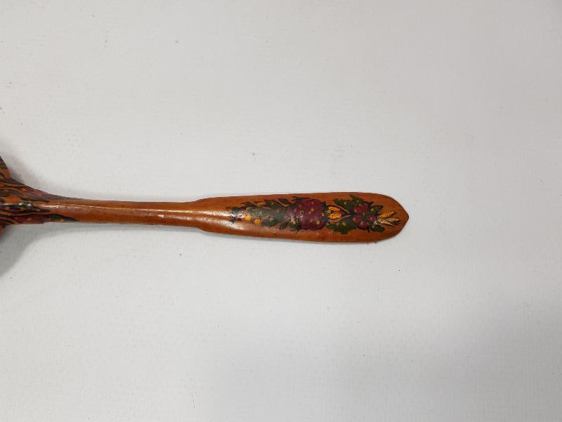 KÖK BOYALI VE OSMANLICA YAZILI AHŞAP KAŞIK 