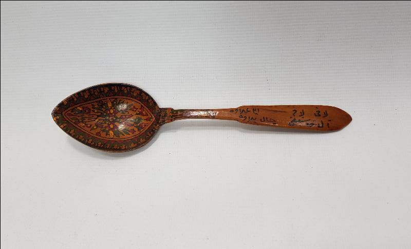 KÖK BOYALI VE OSMANLICA YAZILI TAHTA KAŞIK 