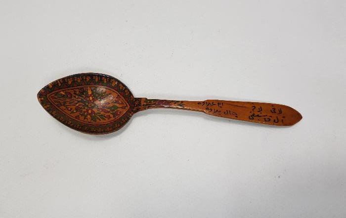 KÖK BOYALI VE OSMANLICA YAZILI TAHTA KAŞIK 