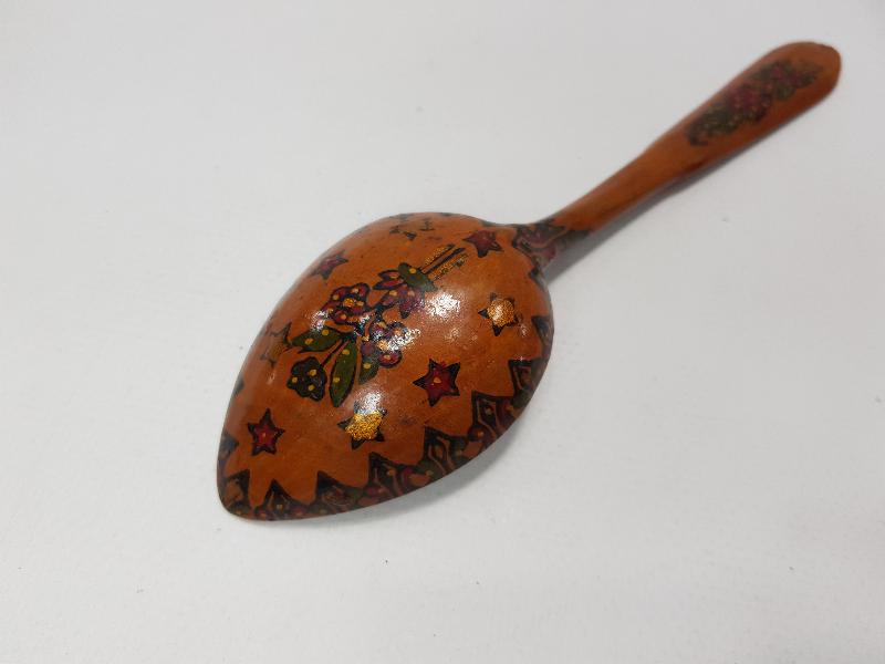 KÖK BOYALI VE OSMANLICA YAZILI TAHTA KAŞIK 