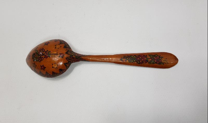 KÖK BOYALI VE OSMANLICA YAZILI TAHTA KAŞIK 