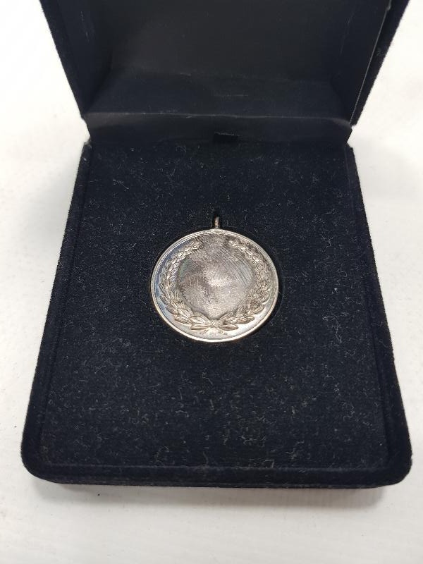 KUTUSUNDA GÜMÜŞ KIZILAY KAN BAĞIŞÇISI MADALYASI 