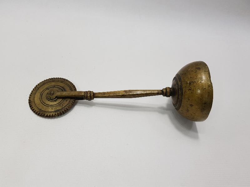 OSMANLI DÖNEMİ BRONZ HAMUR KESME ALETİ 