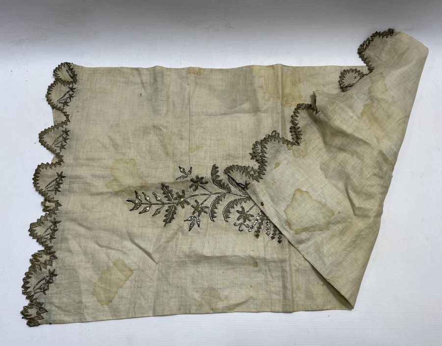 OSMANLI DÖNEMİ GÜMÜŞ SIRMA İŞÇİLİKLİ YASTIK