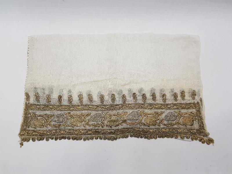 OSMANLI DÖNEMİ GÜMÜŞ VE ALTIN SIRMA İŞÇİLİKLİ YAĞLIK 