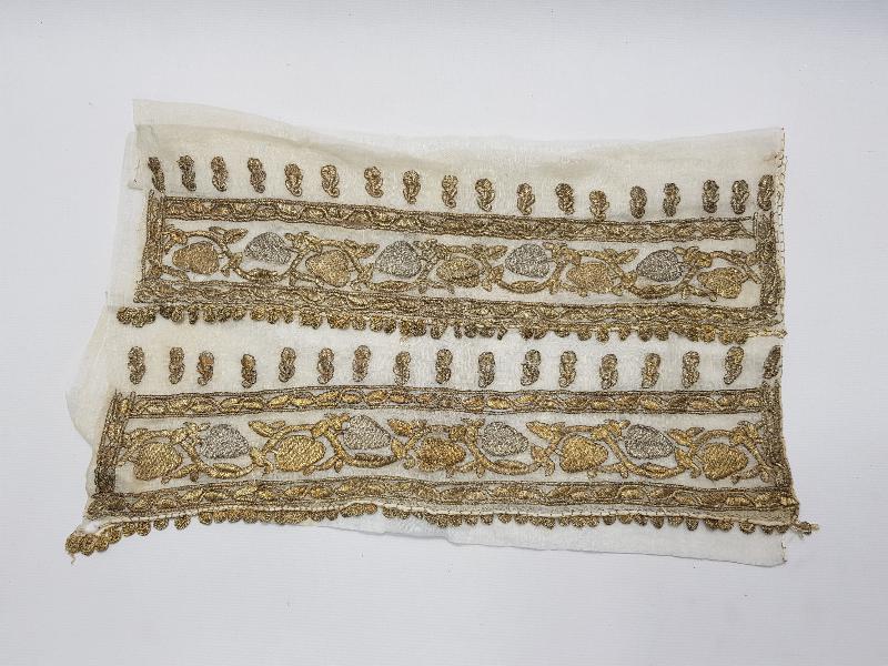 OSMANLI DÖNEMİ GÜMÜŞ VE ALTIN SIRMA İŞÇİLİKLİ YAĞLIK 