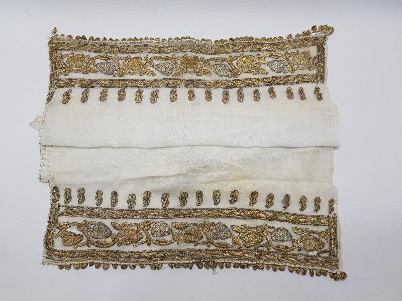 OSMANLI DÖNEMİ GÜMÜŞ VE ALTIN SIRMA İŞÇİLİKLİ YAĞLIK 