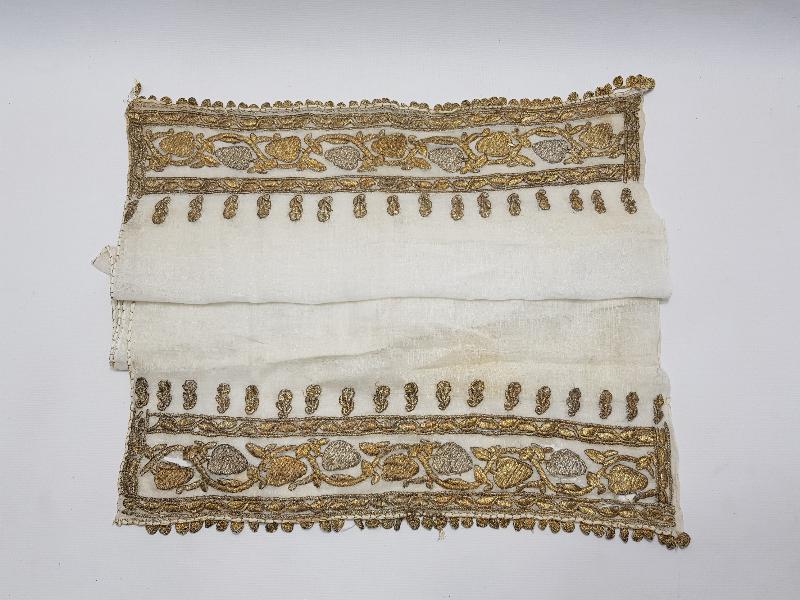 OSMANLI DÖNEMİ GÜMÜŞ VE ALTIN SIRMA İŞÇİLİKLİ YAĞLIK 