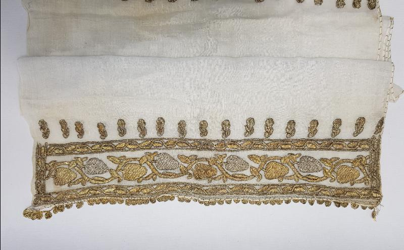 OSMANLI DÖNEMİ GÜMÜŞ VE ALTIN SIRMA İŞÇİLİKLİ YAĞLIK 