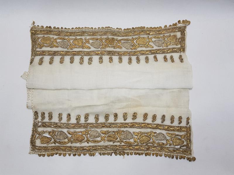 OSMANLI DÖNEMİ GÜMÜŞ VE ALTIN SIRMA İŞÇİLİKLİ YAĞLIK 