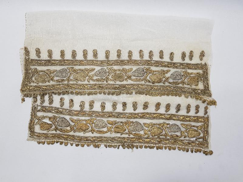 OSMANLI DÖNEMİ GÜMÜŞ VE ALTIN SIRMA İŞÇİLİKLİ YAĞLIK 