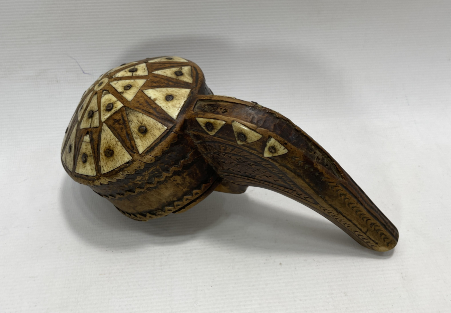 OSMANLI DÖNEMİ ÜZERİ KEMİK ÇAKMA İŞÇİLİKLİ KALE TÜFEĞİ BARUTLUĞU