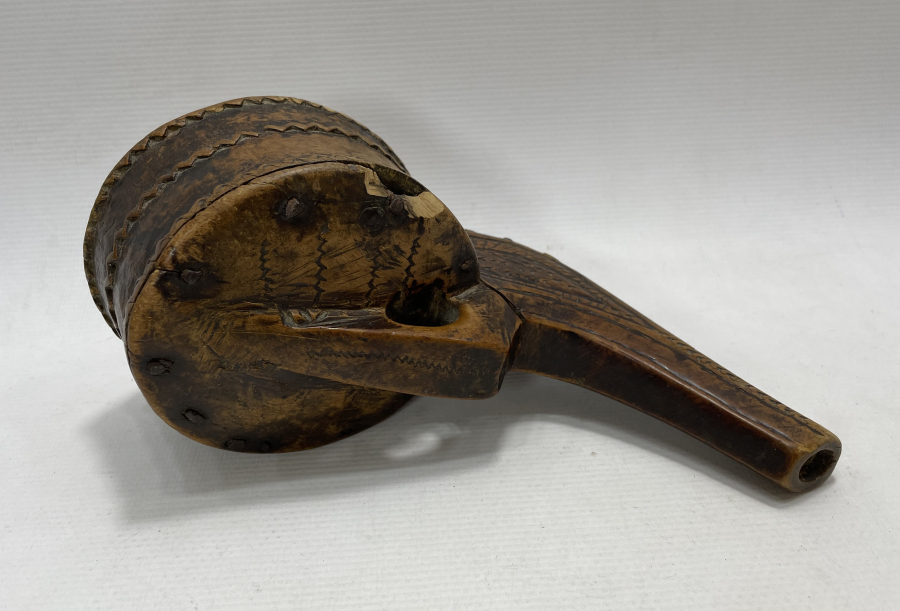 OSMANLI DÖNEMİ ÜZERİ KEMİK ÇAKMA İŞÇİLİKLİ KALE TÜFEĞİ BARUTLUĞU