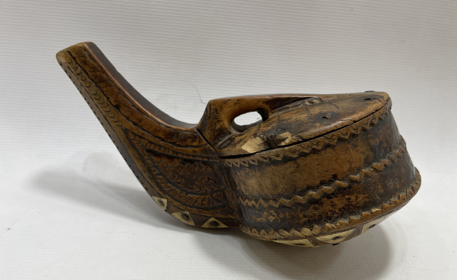 OSMANLI DÖNEMİ ÜZERİ KEMİK ÇAKMA İŞÇİLİKLİ KALE TÜFEĞİ BARUTLUĞU