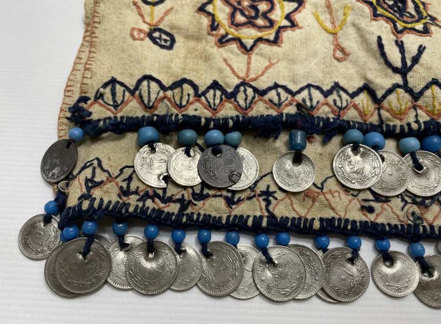 OSMANLI DÖNEMİ ÜZERİ OSMANLI PARALARIYLA SÜSLÜ ÖNLÜK - FUTA - YAĞLIK