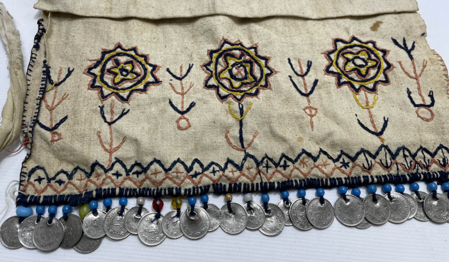 OSMANLI DÖNEMİ ÜZERİ OSMANLI PARALARIYLA SÜSLÜ ÖNLÜK - FUTA - YAĞLIK