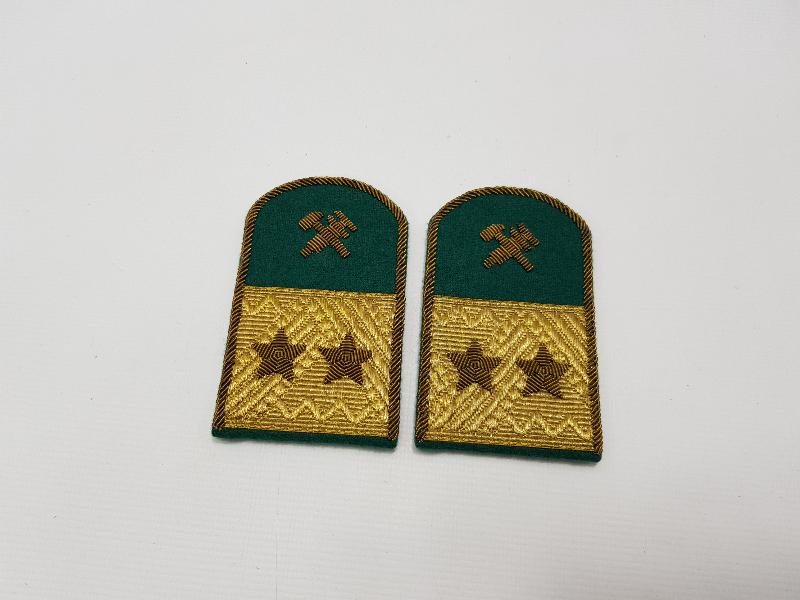 SIRMA İŞÇİLİKLİ BİR ÇİFT APOLET