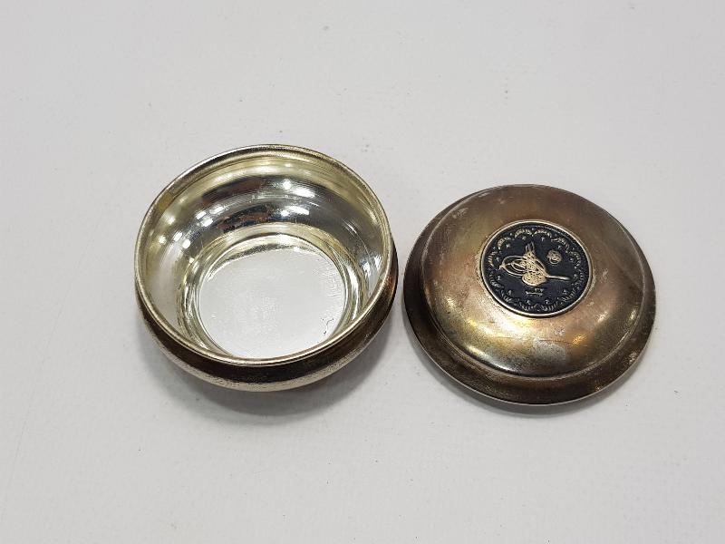 TUĞRALI ENFİYE KUTUSU 