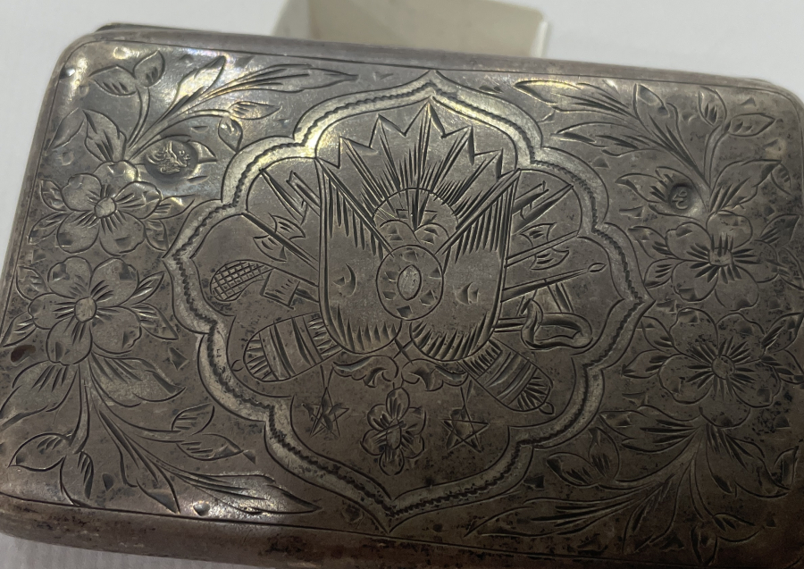 ÜZERİNDE OSMANLI DEVLET ARMASI BULUNAN TUĞRALI VE SAH DAMGALI GÜMÜŞ SİGARA TABAKASI