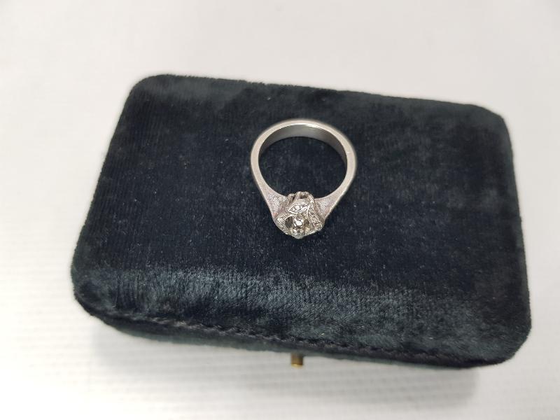 ANTİKA PIRLANTA YÜZÜK