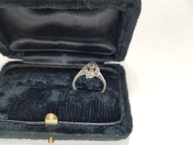 ANTİKA PIRLANTA YÜZÜK