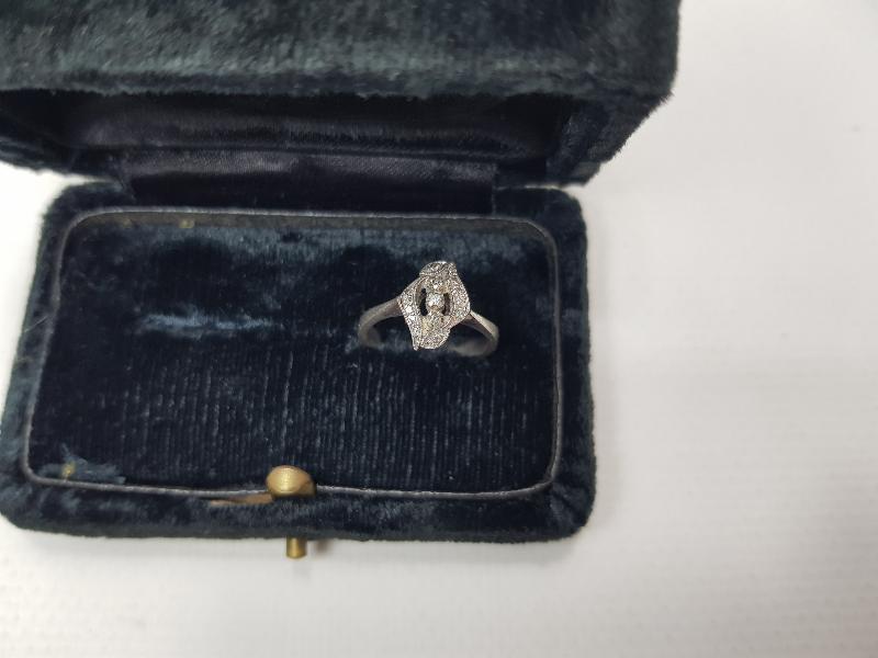 ANTİKA PIRLANTA YÜZÜK