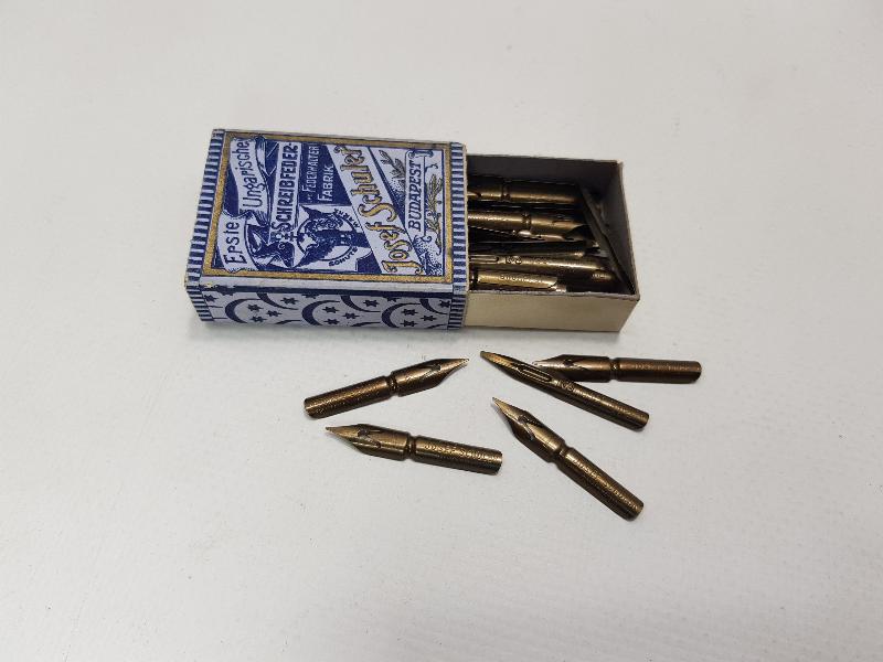 OSMANLI DÖNEMİ AY YILDIZLI DİVİT UCU KUTUSU 