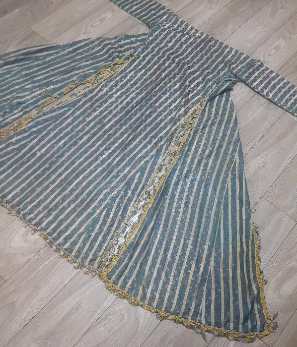 OSMANLI DÖNEMİ İPEK ÜÇ ETEK ELBİSE 