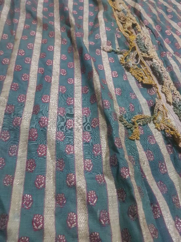 OSMANLI DÖNEMİ İPEK ÜÇ ETEK ELBİSE 