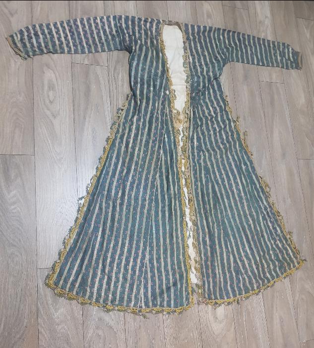 OSMANLI DÖNEMİ İPEK ÜÇ ETEK ELBİSE 