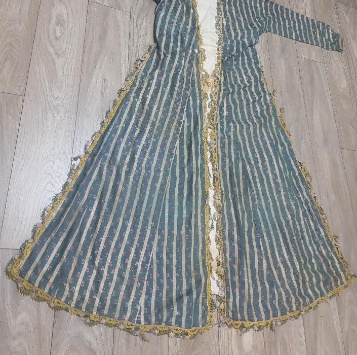 OSMANLI DÖNEMİ İPEK ÜÇ ETEK ELBİSE 