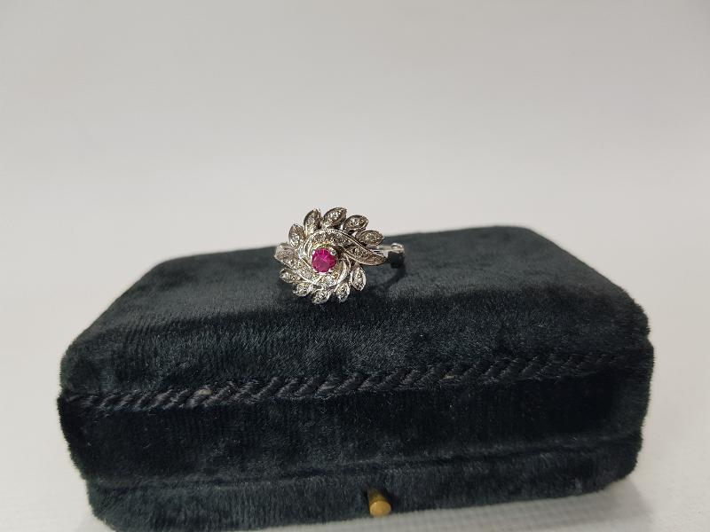 YAKUT TAŞLI PIRLANTA YÜZÜK 