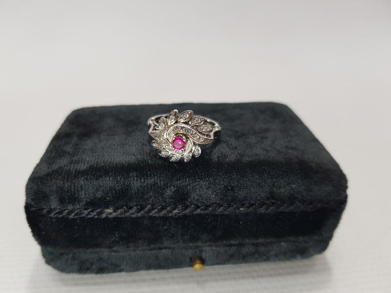 YAKUT TAŞLI PIRLANTA YÜZÜK 