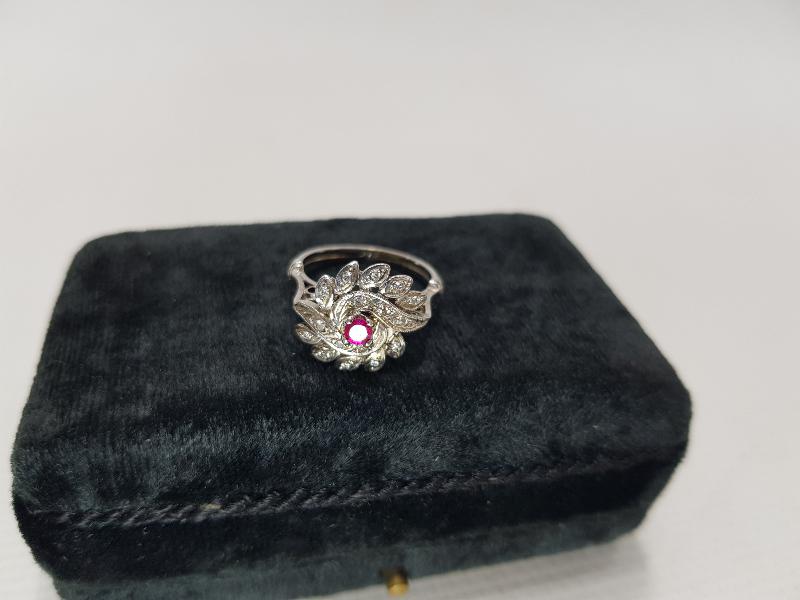 YAKUT TAŞLI PIRLANTA YÜZÜK 