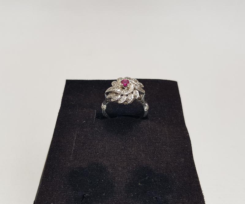 YAKUT TAŞLI PIRLANTA YÜZÜK 