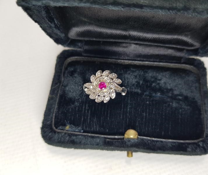 YAKUT TAŞLI PIRLANTA YÜZÜK 