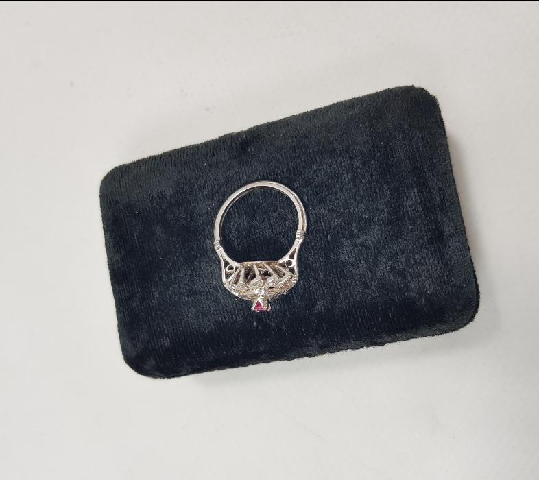 YAKUT TAŞLI PIRLANTA YÜZÜK 