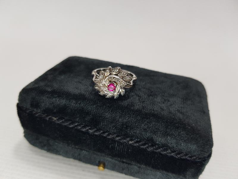 YAKUT TAŞLI PIRLANTA YÜZÜK 