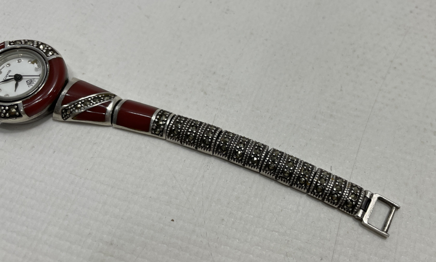 GÜMÜŞTEN MAMUL KOL SAATİ