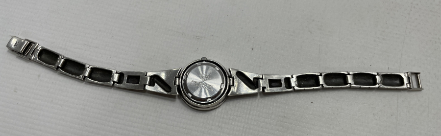 GÜMÜŞTEN MAMUL KOL SAATİ