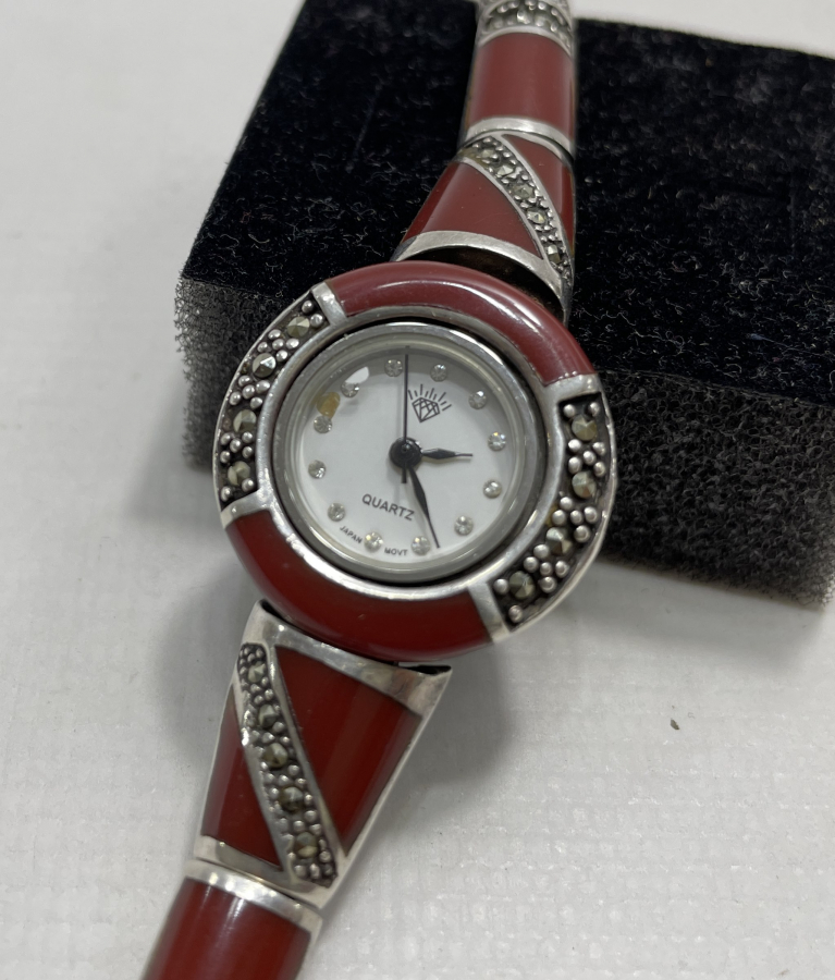 GÜMÜŞTEN MAMUL KOL SAATİ