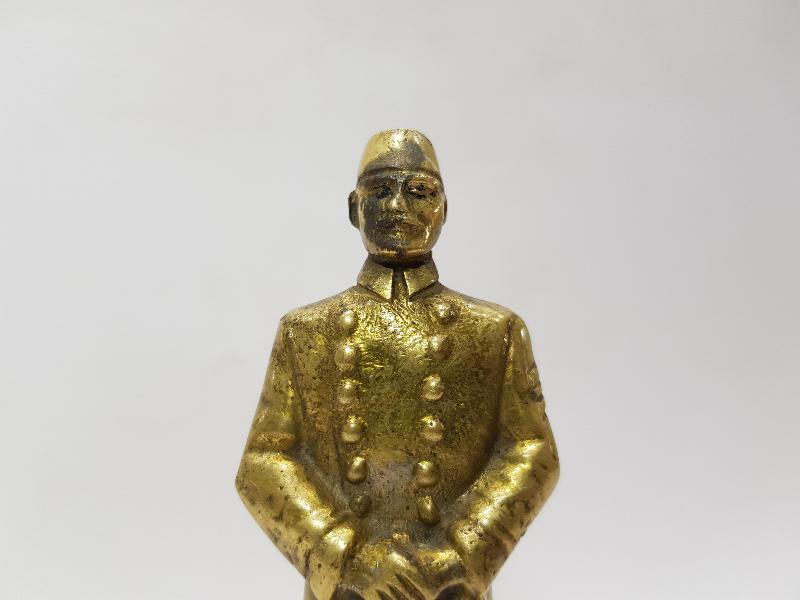 KARA HARP OKULU MEZUNU GENÇ SUBAY MUSTAFA KEMAL ATATÜRK HEYKEL